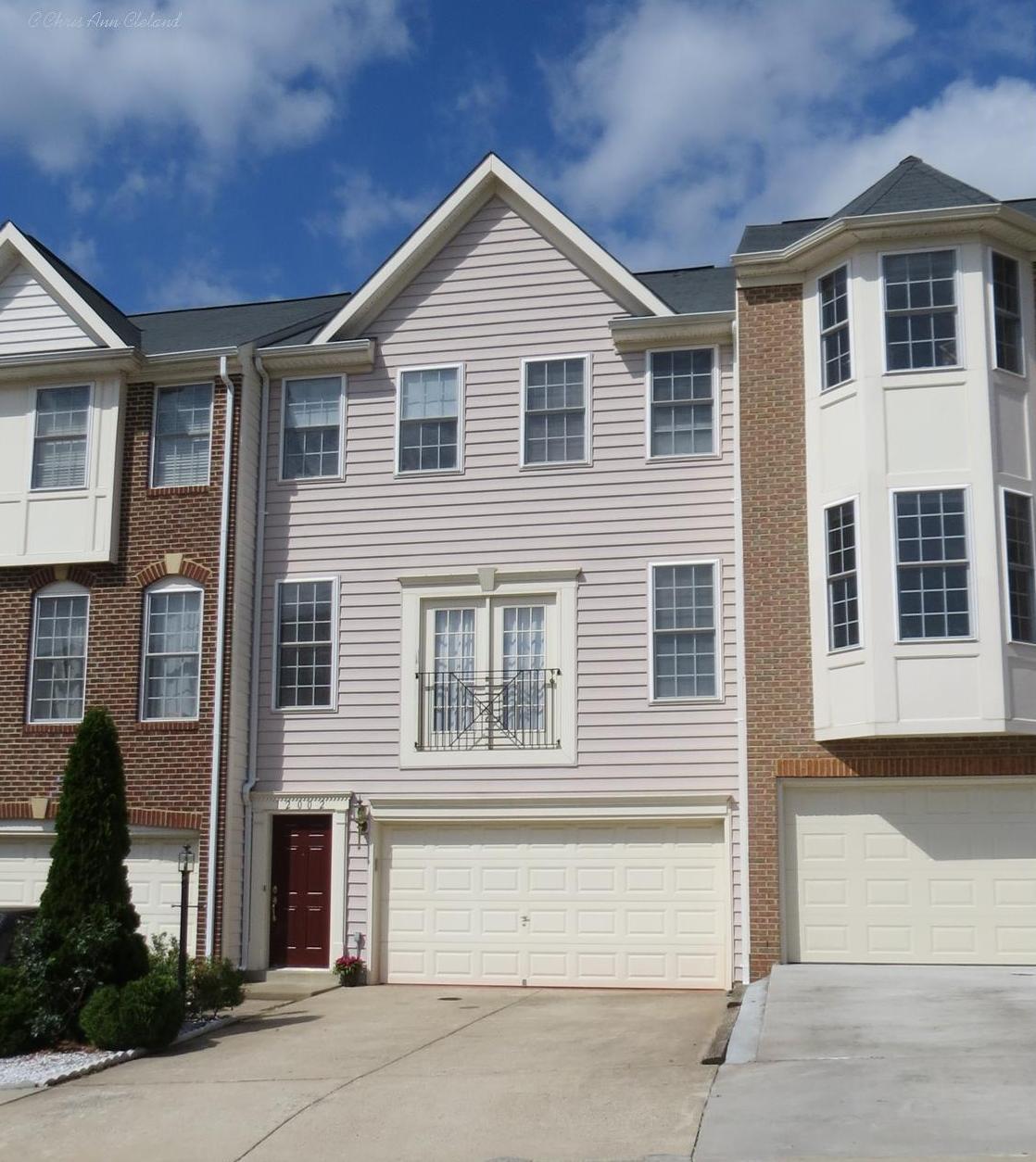 Open Saturday 5/14/16 2 Car Garage Townhouse Just Out